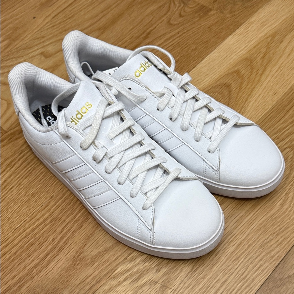 NWT Adidas Men's Grand Court 2.0 White and Gold Sneakers